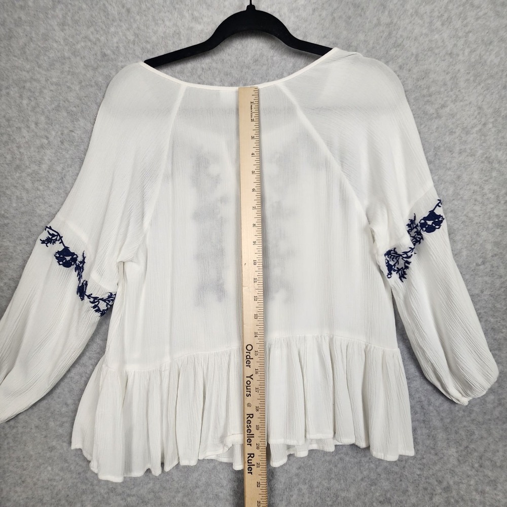 Liz Claiborne Blouse Womens Medium White Blue Embroidered Peasant Boho Top Rayon - Picture 7 of 11